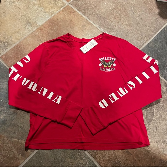 Hollister Tops - NWT Hollister long sleeve graphic tee